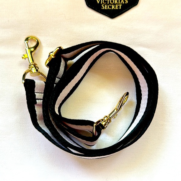 Victoria’s Secret Pink/Black Striped Overnight Bag - Picture 10 of 17